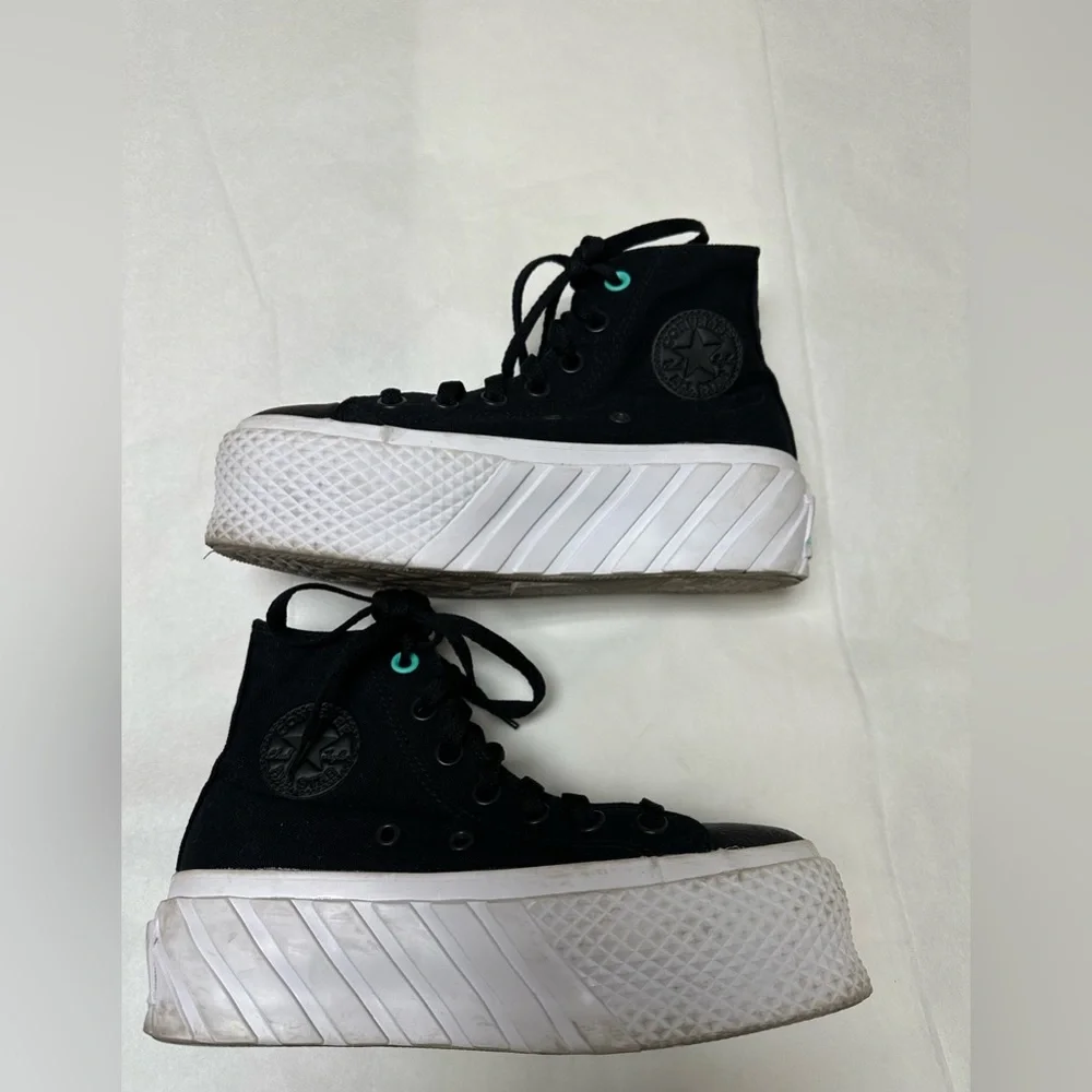 Converse chuck lift